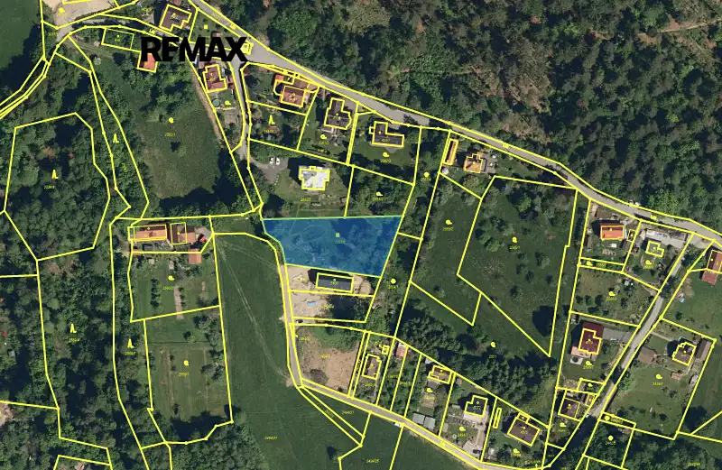 Prodej stavebního pozemku 1901 m², Rožnov pod Radhoštěm – náhled fotky 1