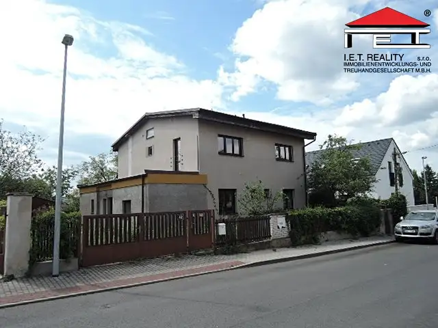 Pronájem rodinného domu 120 m², pozemek 330 m², Praha – náhled fotky 1