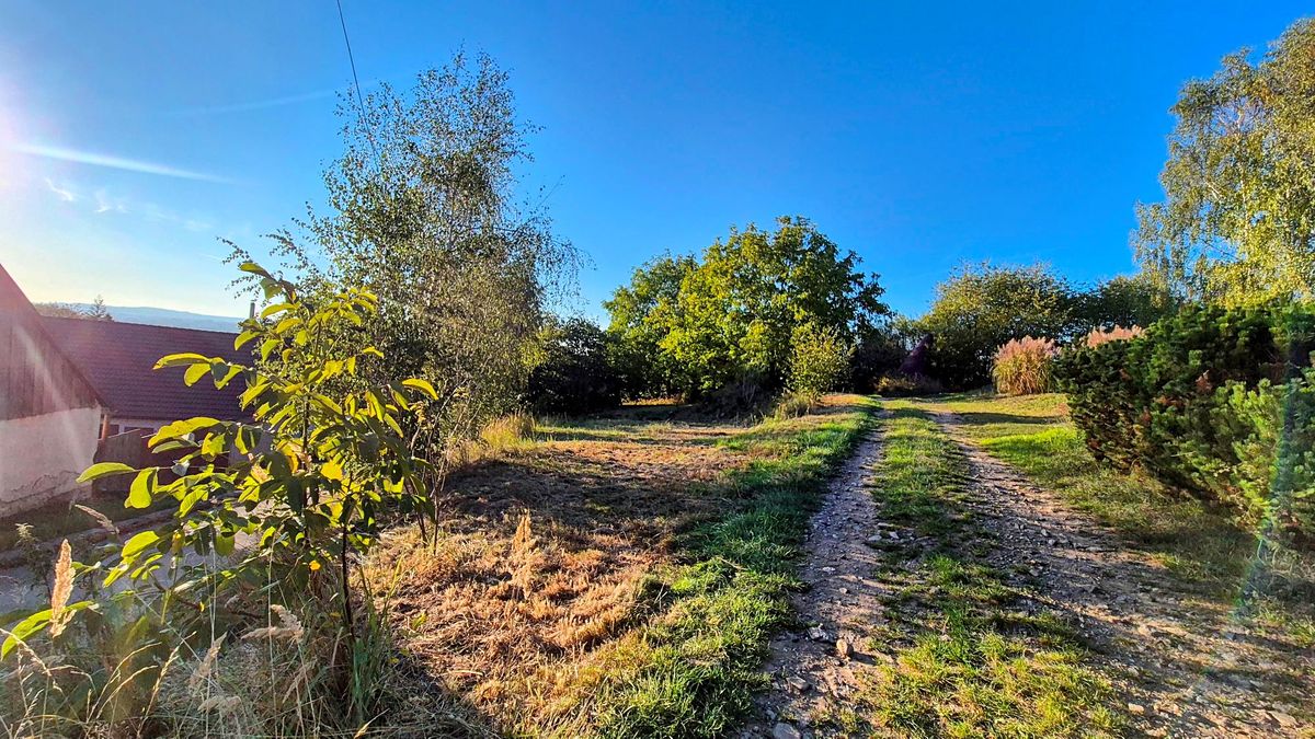 Prodej stavebního pozemku 400 m² – fotografie 3