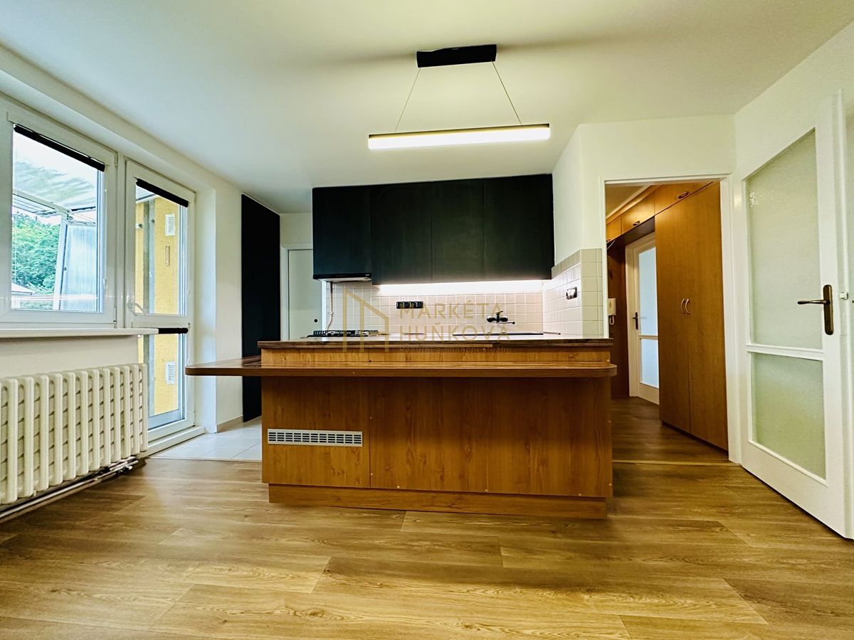 Pronájem bytu 2+1 58 m² – fotografie 4