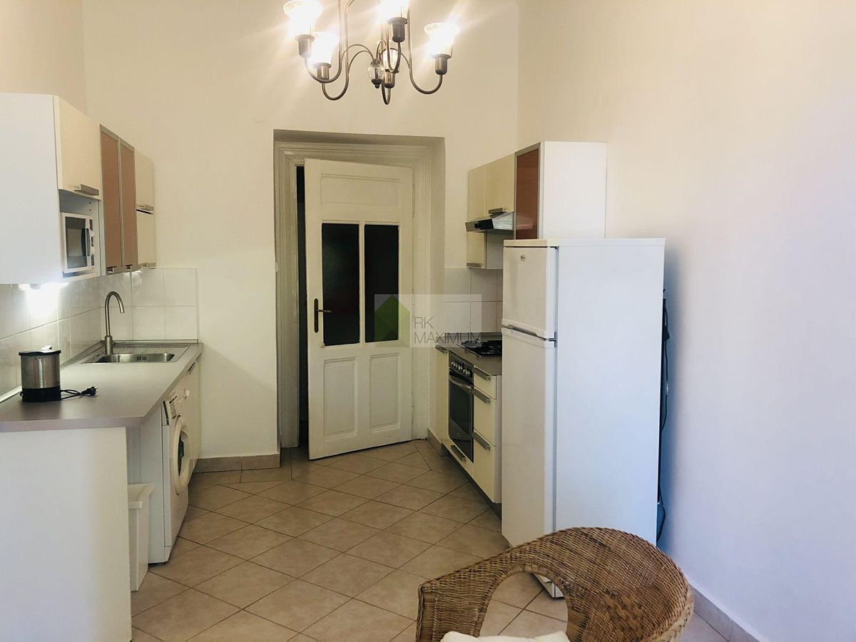 Pronájem bytu 1+1 53 m² – fotografie 2