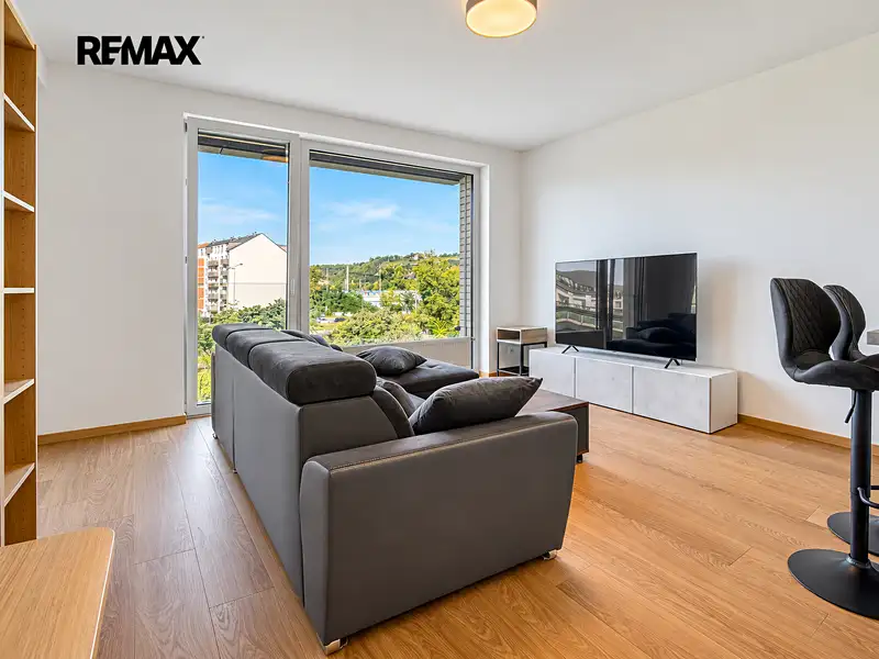 Pronájem bytu 2+kk 52 m², Praha – náhled fotky 2