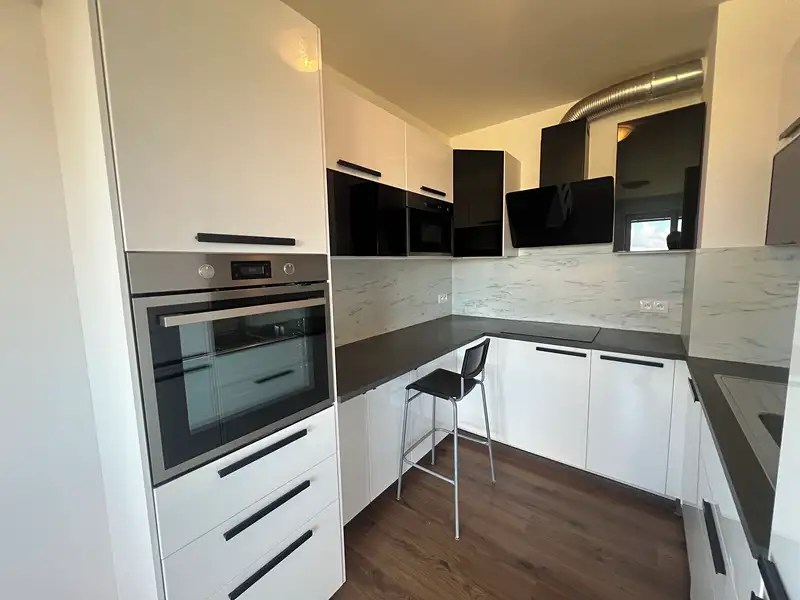 Pronájem bytu 4+kk 85 m², Praha – náhled fotky 2