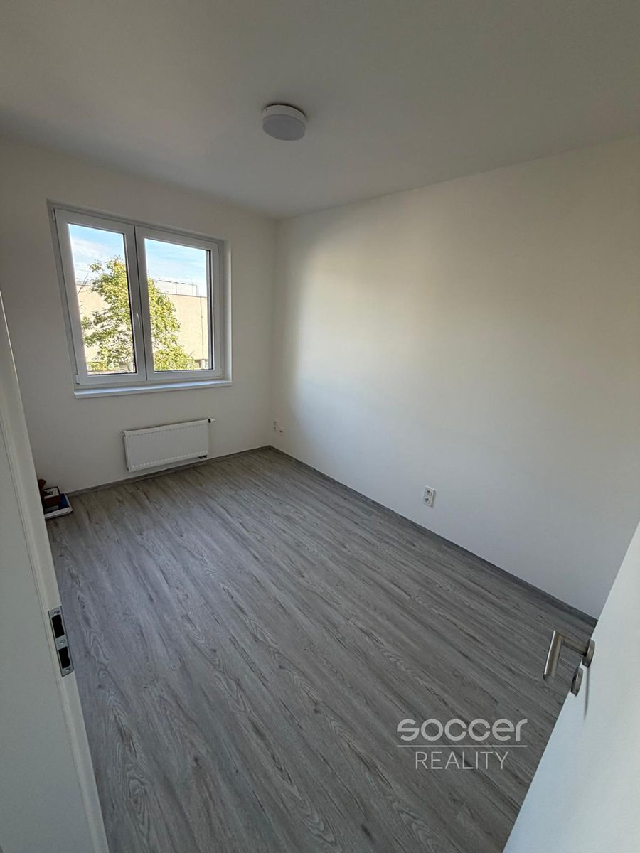 Pronájem bytu 2+kk 52 m² – fotografie 3