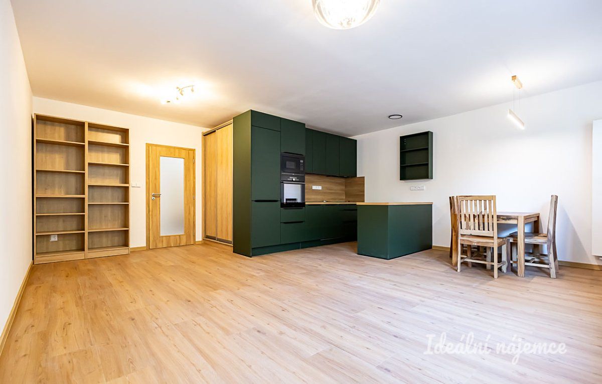 Pronájem bytu 3+kk 69 m²