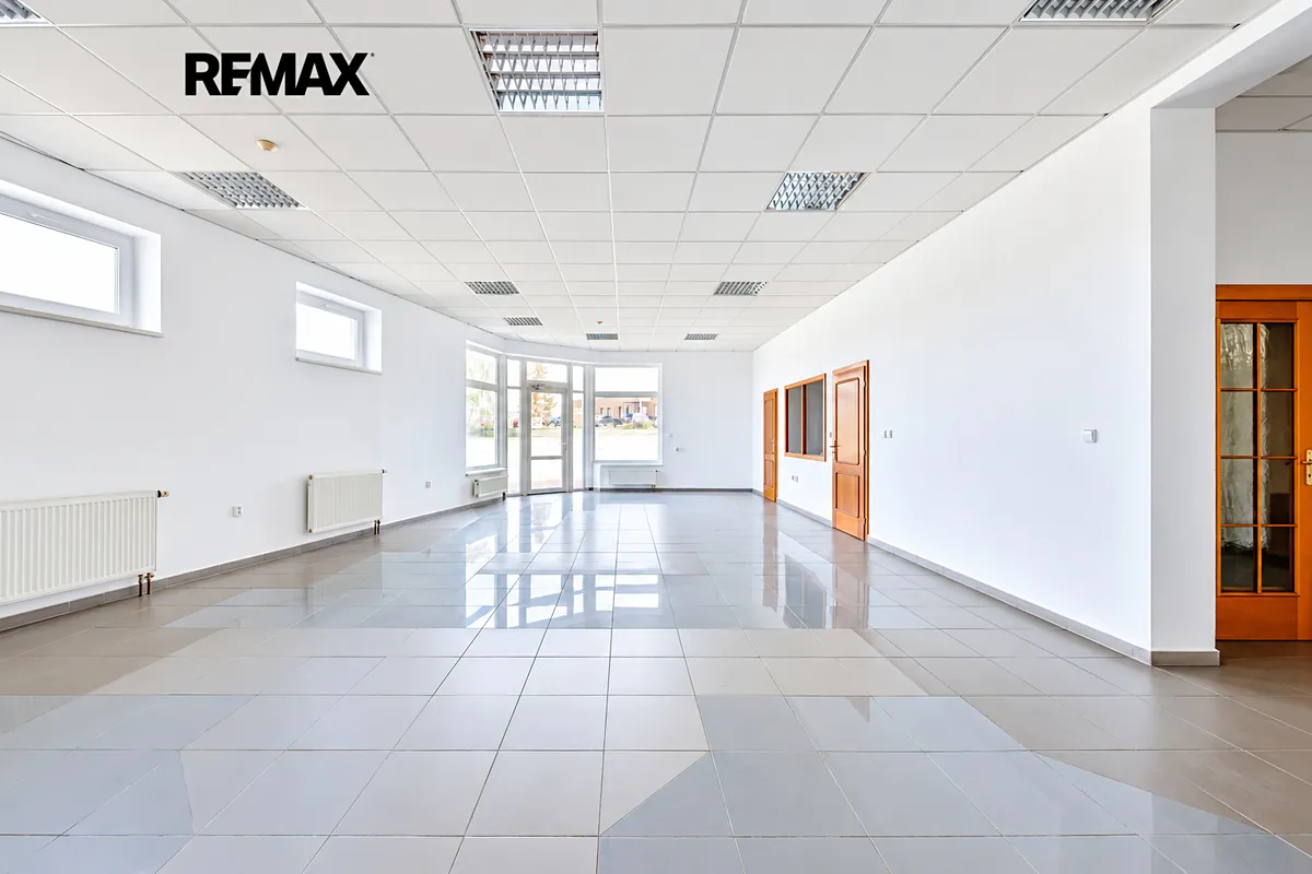Pronájem obchodního prostoru 169 m²