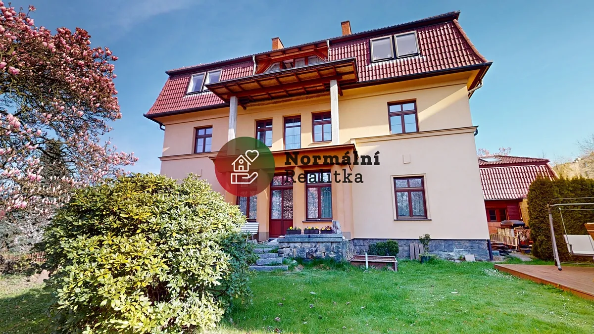 Prodej vily 445 m², pozemek 764 m²