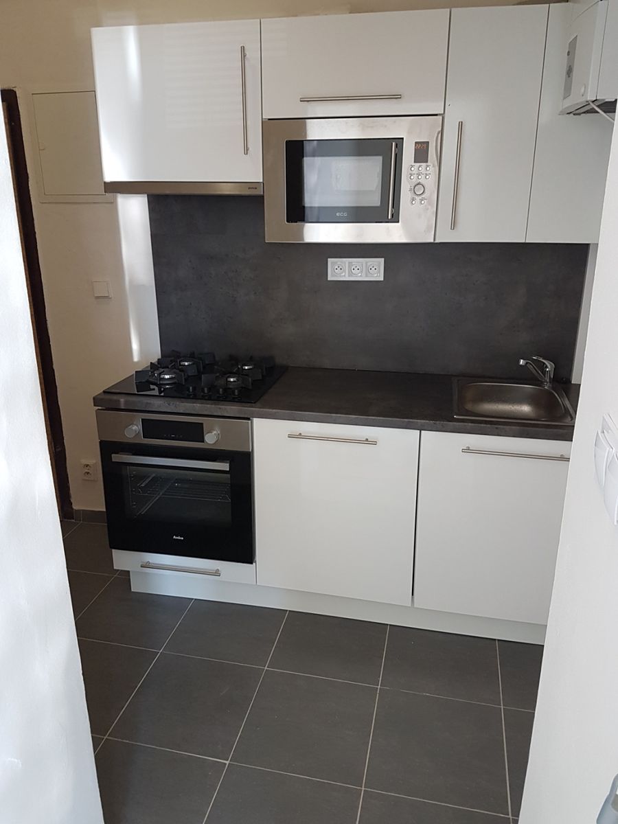 Pronájem bytu 1+kk 29 m² – fotografie 4