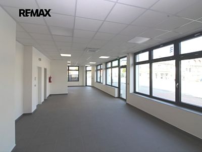 Pronájem obchodního prostoru 147 m²