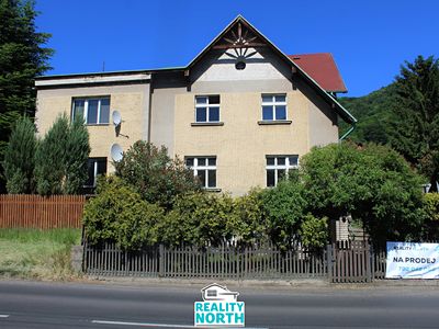 Prodej rodinného domu 218 m², pozemek 1155 m²