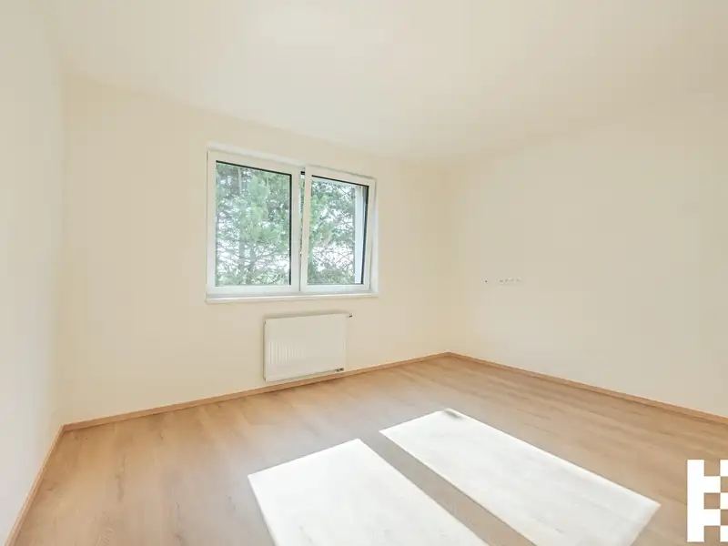 Prodej bytu 1+kk 33 m², Praha – náhled fotky 2