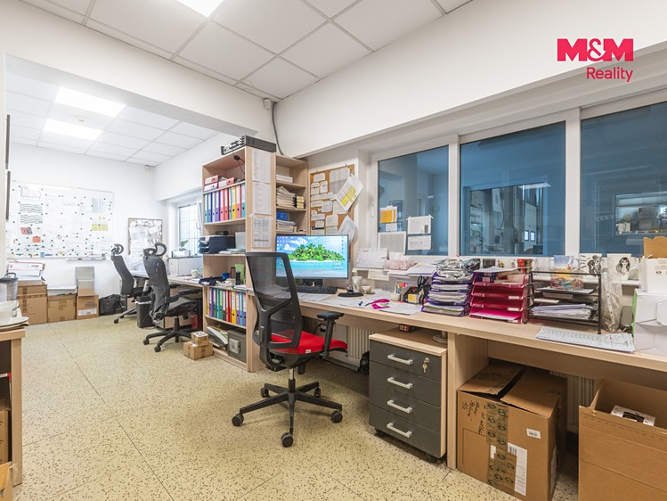 Prodej komerčního prostoru, 2 469 m² (16 z 22)