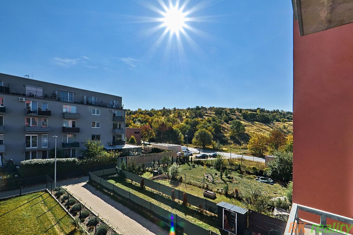 Pronájem bytu 1+kk 33 m² – fotografie 4