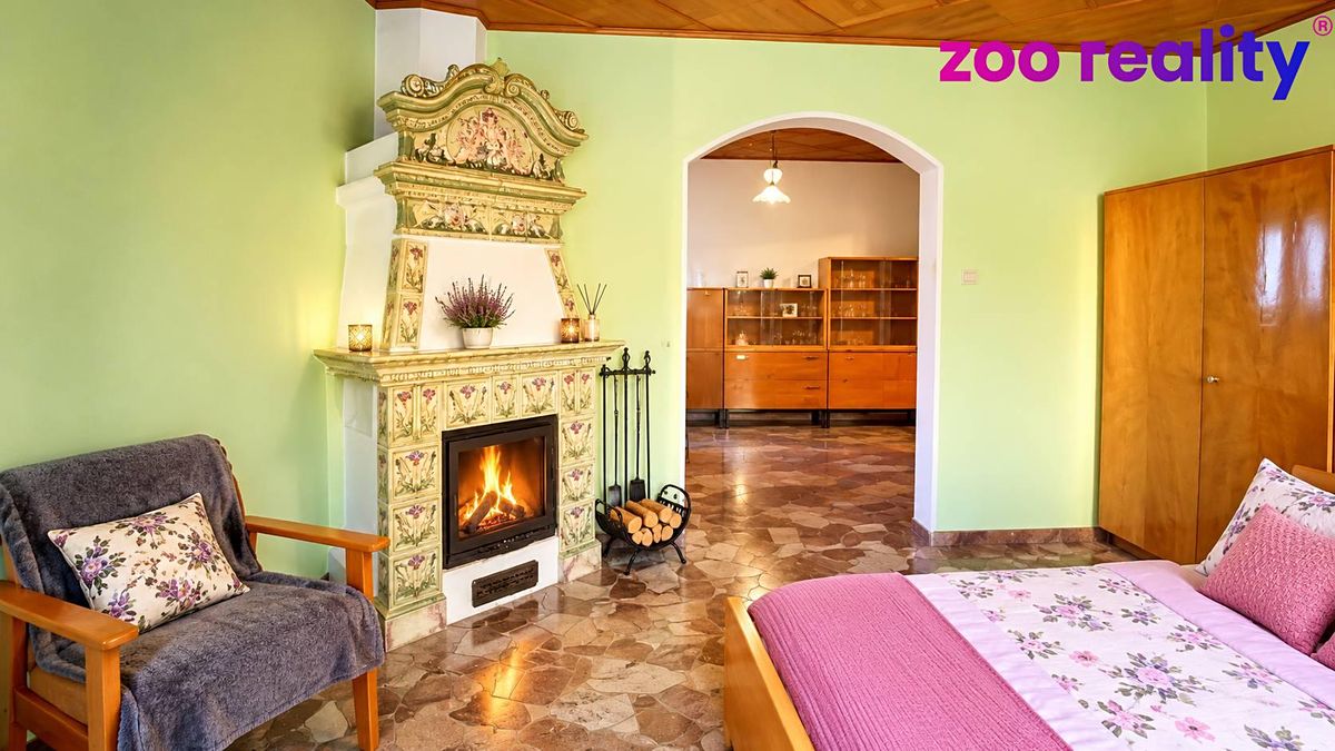 Prodej rodinného domu 340 m², pozemek 1054 m² – fotografie 3