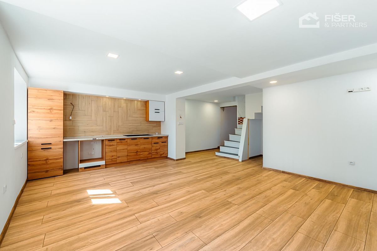 Prodej rodinného domu 97 m², pozemek 82 m² – fotografie 2