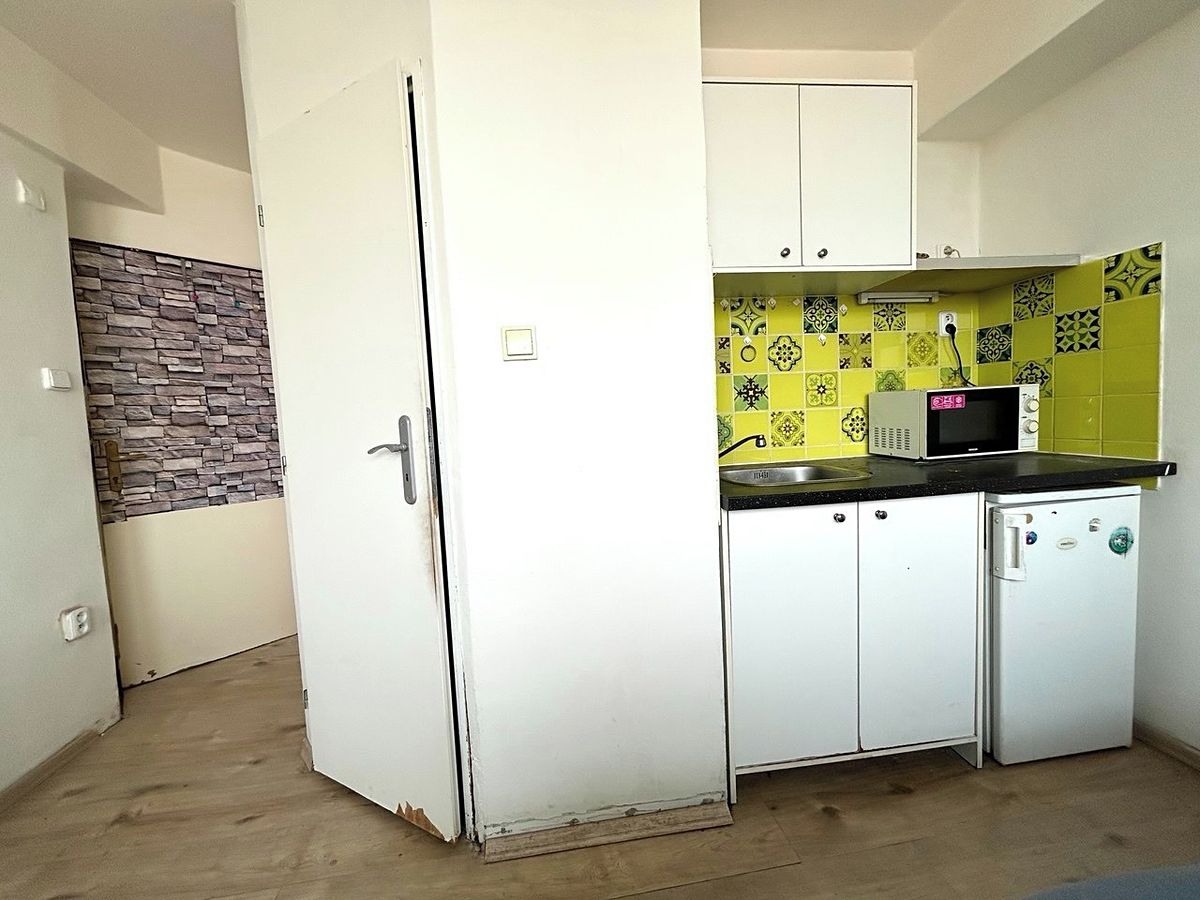 Pronájem bytu 1+kk 18 m² – fotografie 3