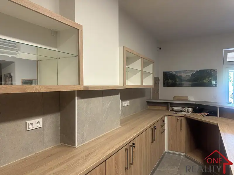 Pronájem ordinace 375 m², Napajedla – náhled fotky 1