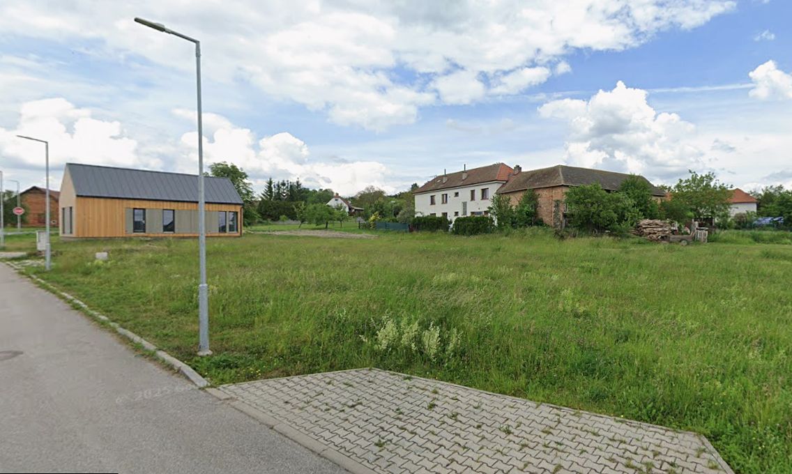 Prodej stavebního pozemku 986 m² – fotografie 2
