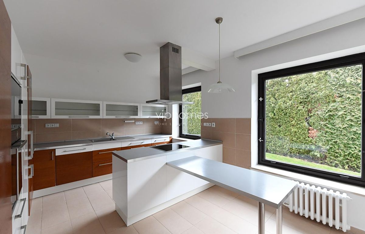 Pronájem vily 417 m², pozemek 1263 m², Praha – fotka 1 z 3