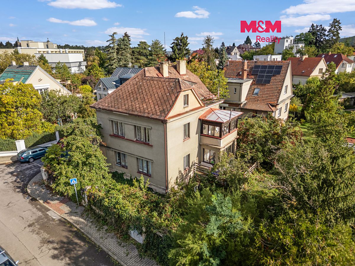 Prodej rodinného domu 200 m², pozemek 673 m²