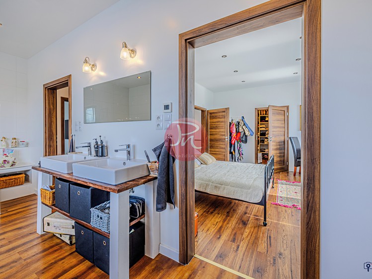 Будинок на продаж, 208 м² (42 з 69)