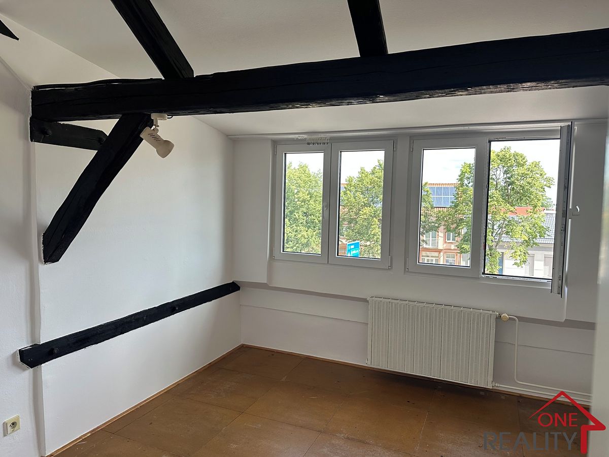 Pronájem bytu 3+1 90 m² – fotografie 4