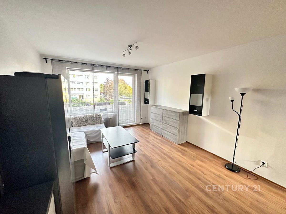 Pronájem bytu 2+kk 44 m² – fotografie 3