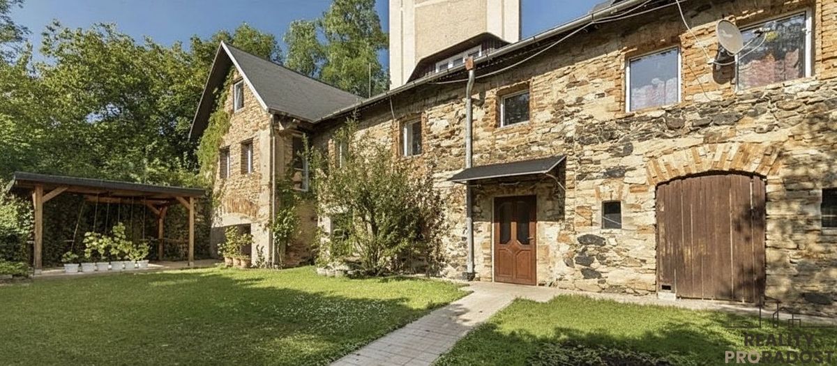 Prodej rodinného domu 210 m², pozemek 577 m²