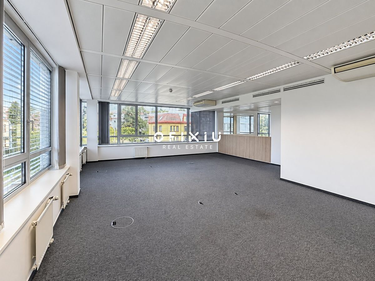 Pronájem kanceláře 281 m² – fotografie 2