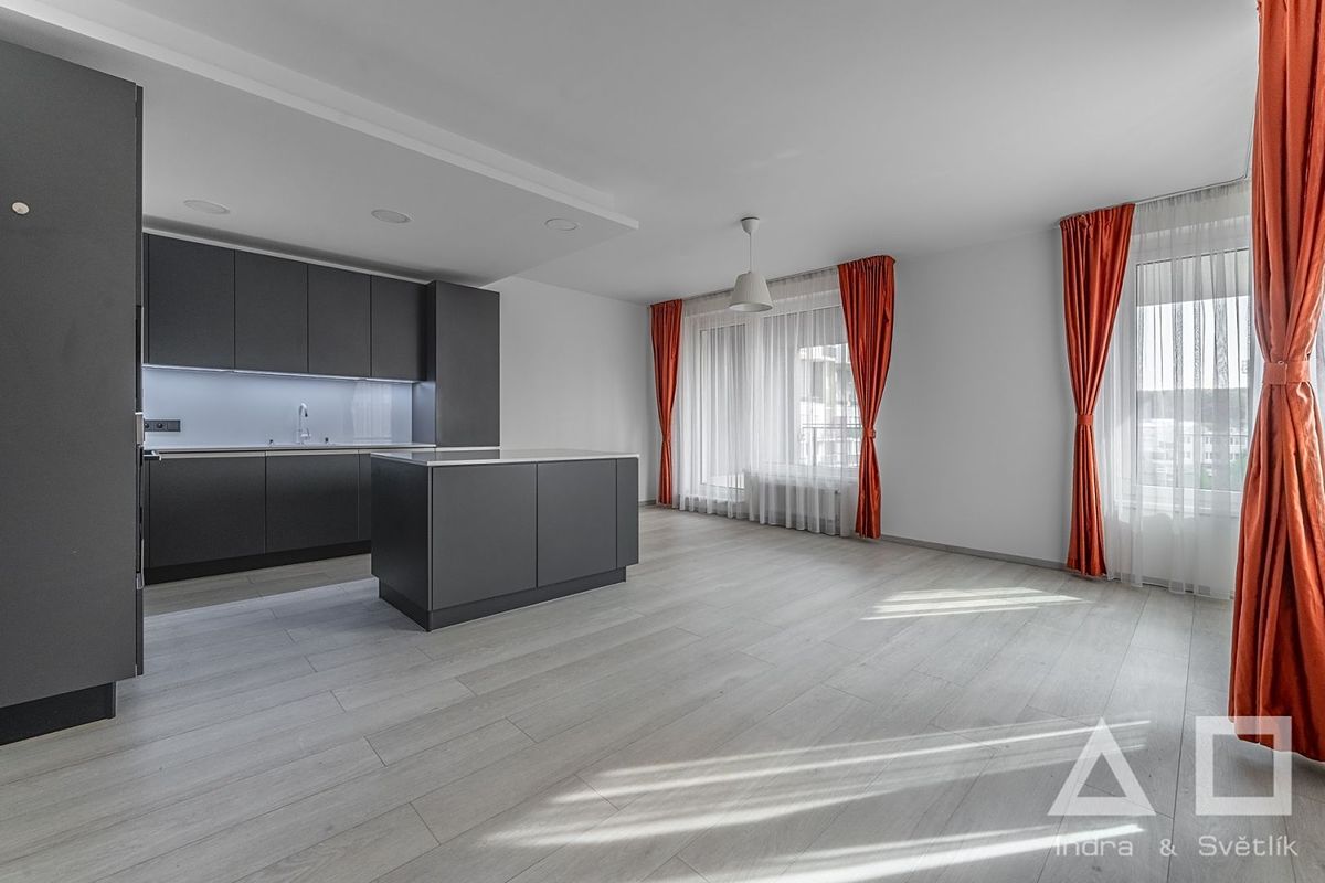 Pronájem bytu 3+kk 85 m²