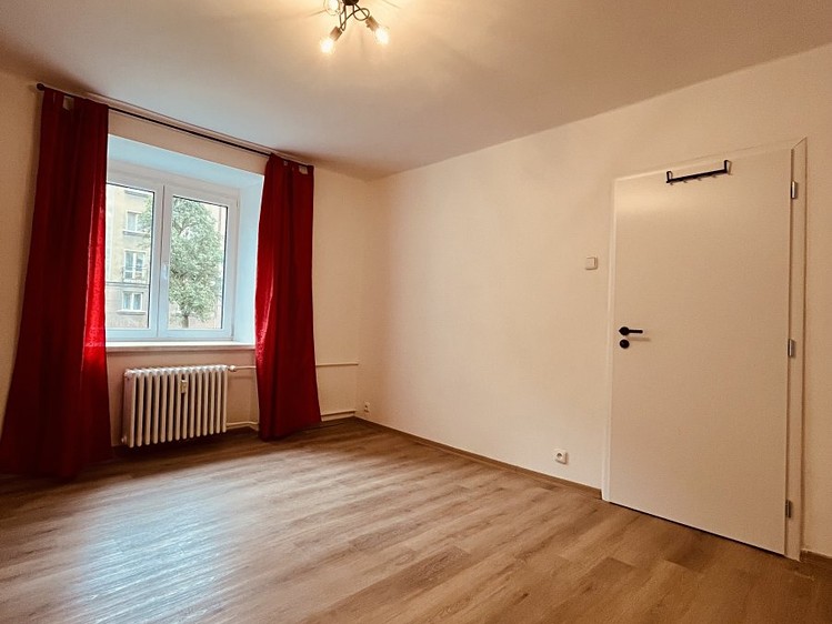 Pronájem bytu 1+1, 28 m² (5 z 12)