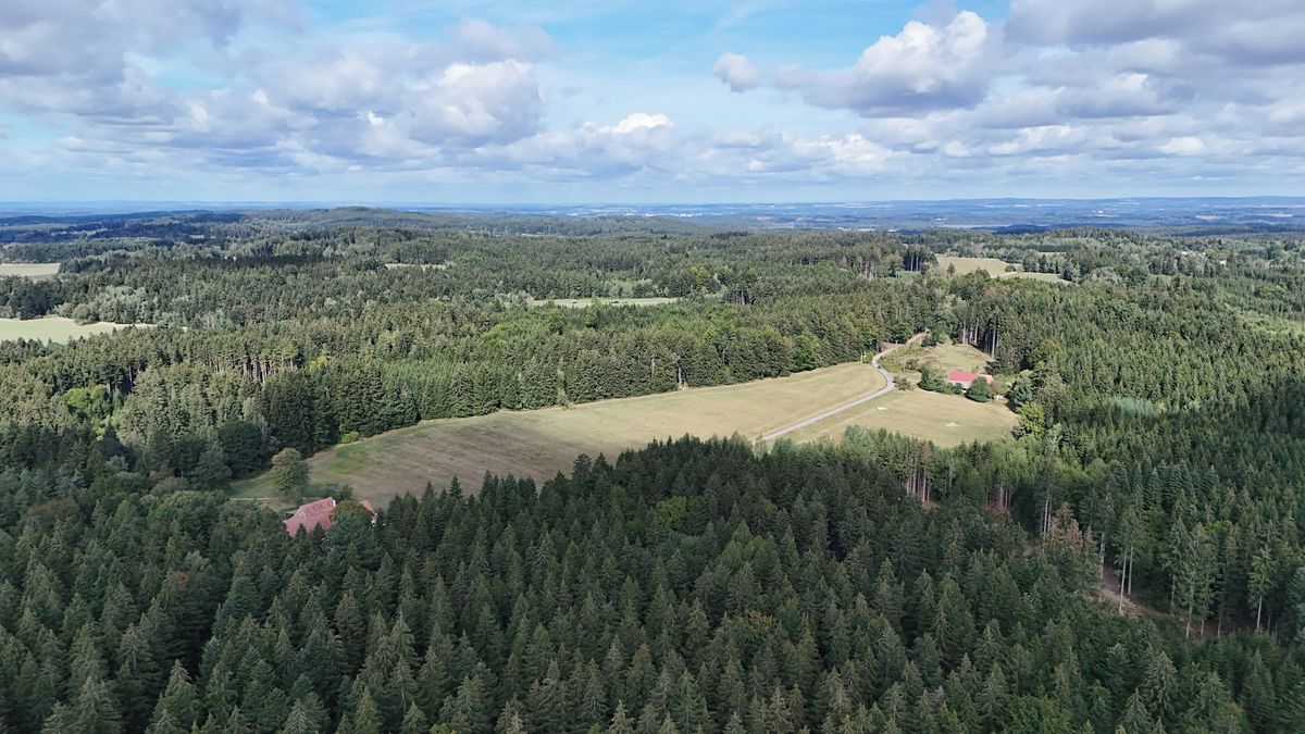 Prodej stavebního pozemku 14294 m² – fotografie 2
