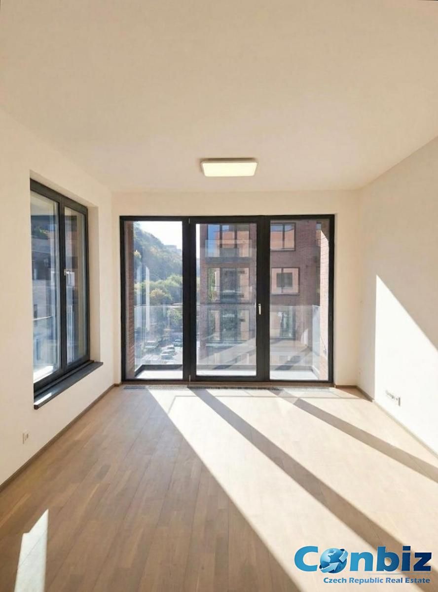 Pronájem bytu 2+kk 54 m² – fotografie 3