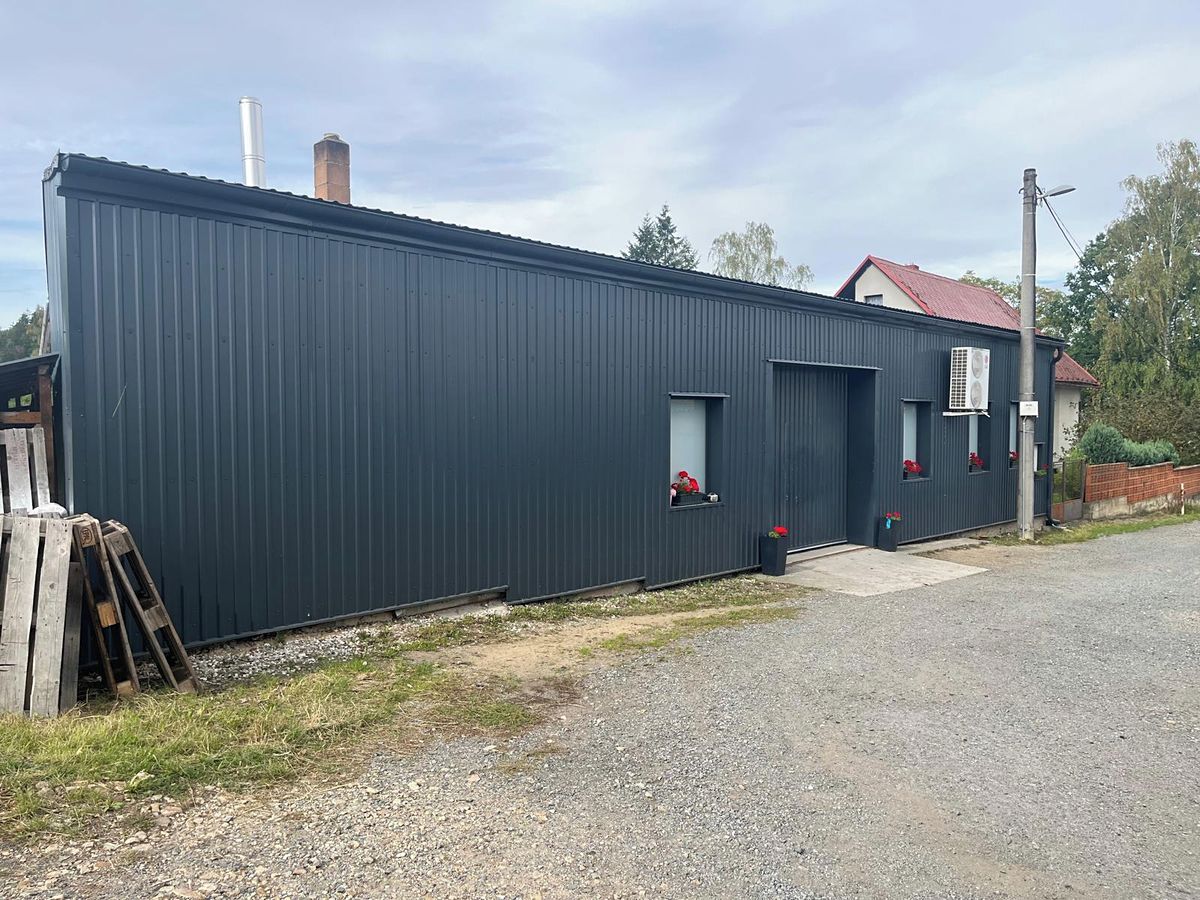 Prodej komerční nemovitosti 300 m² – fotografie 3