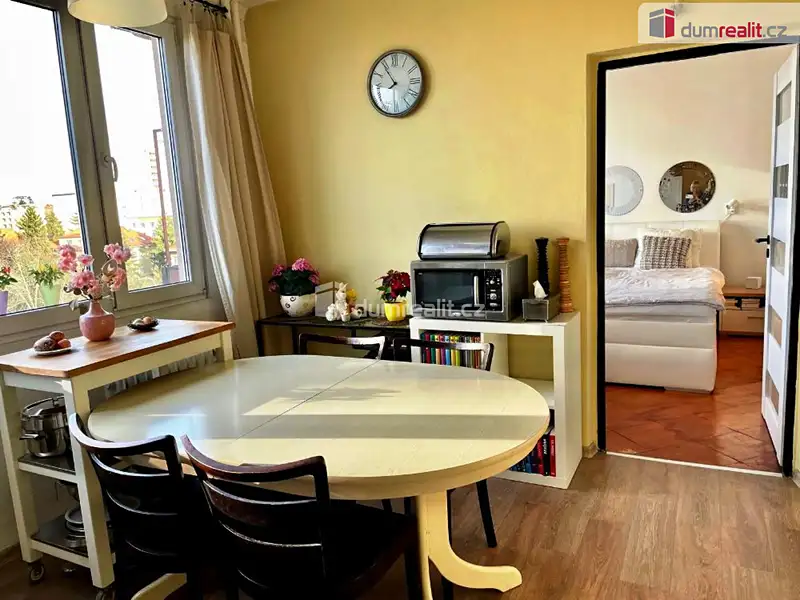 Prodej bytu 3+1 73 m², Praha – náhled fotky 2