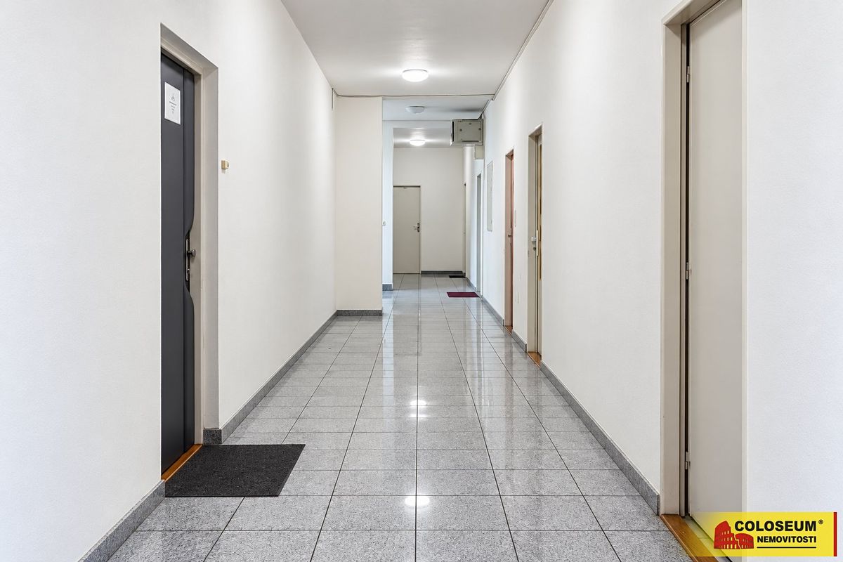 Pronájem kanceláře 24 m² – fotografie 4