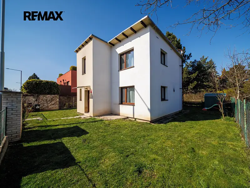 Prodej rodinného domu 113 m², pozemek 329 m², Praha – náhled fotky 1