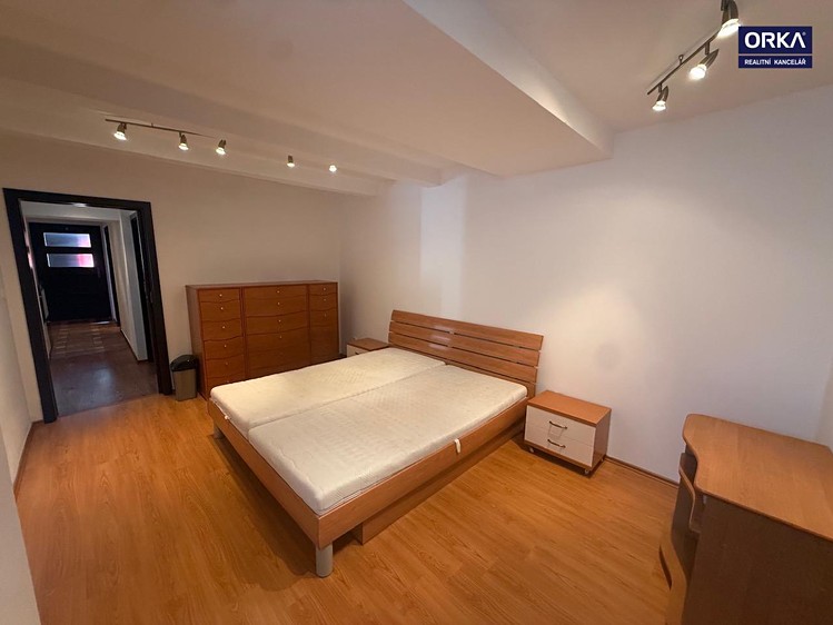 Pronájem bytu 3+kk, 84 m² (6 z 15)