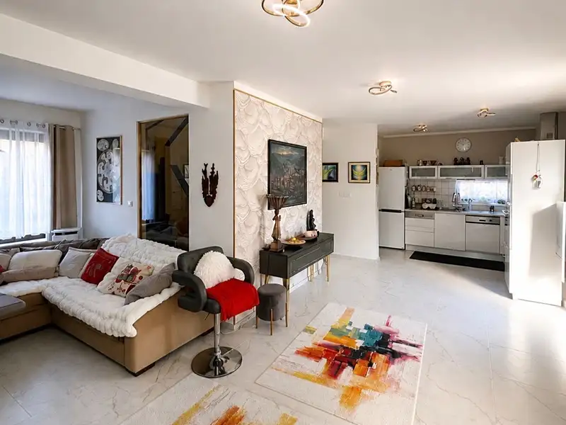 Prodej rodinného domu 130 m², pozemek 565 m², Zlončice – náhled fotky 3