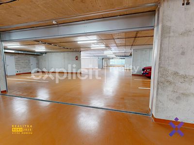 Pronájem garážového stání 15 m²
