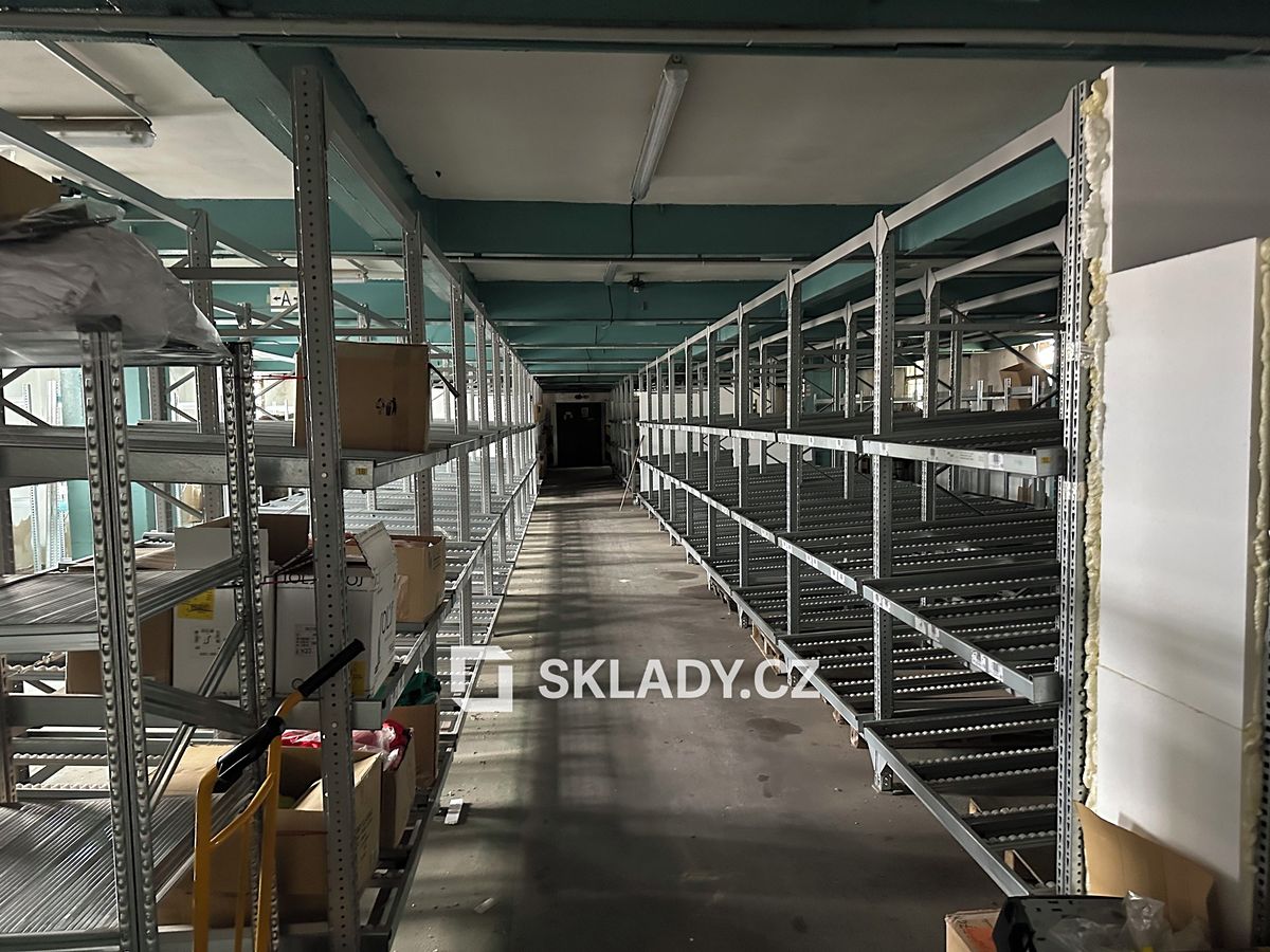 Pronájem skladového prostoru 300 m² – fotografie 3