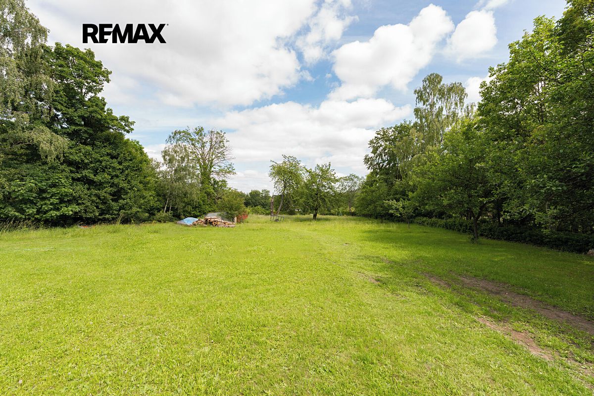 Prodej stavebního pozemku 1000 m² – fotografie 3