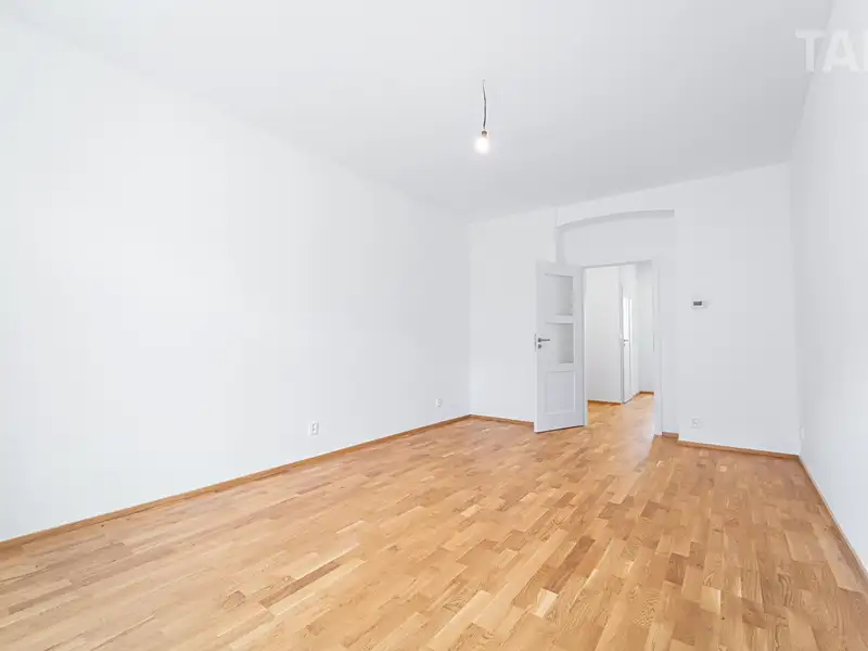 Prodej bytu 1+1 45 m², Praha – náhled fotky 3