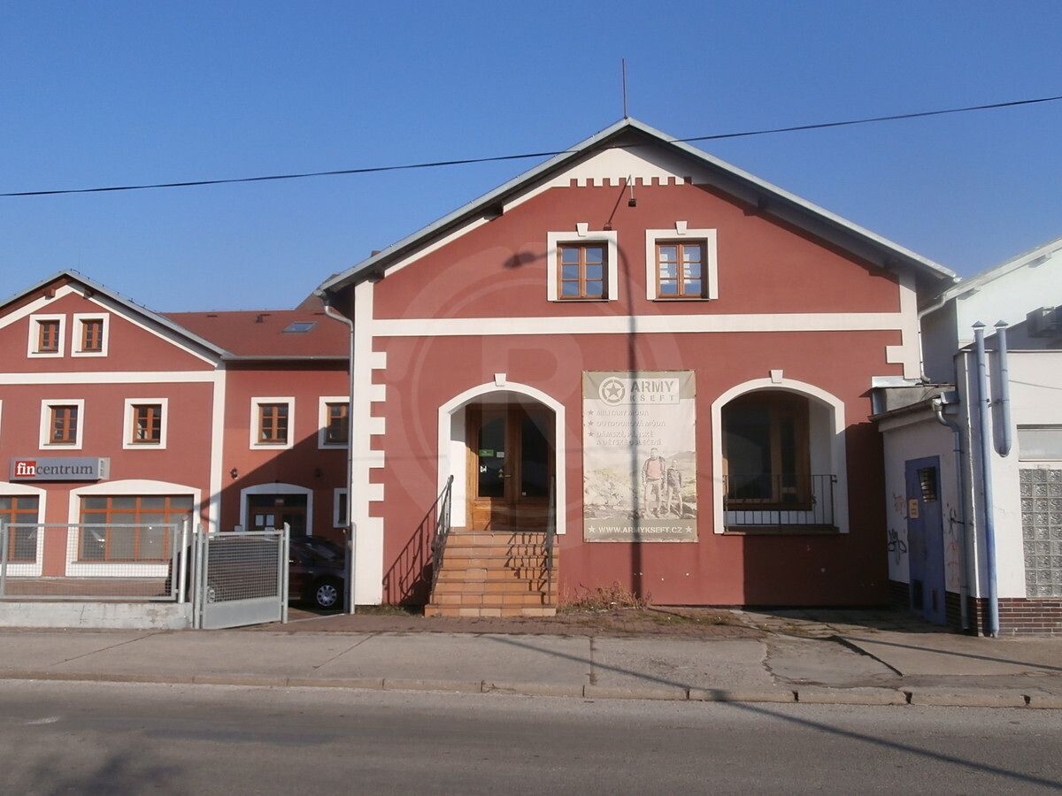 Pronájem obchodního prostoru 300 m²