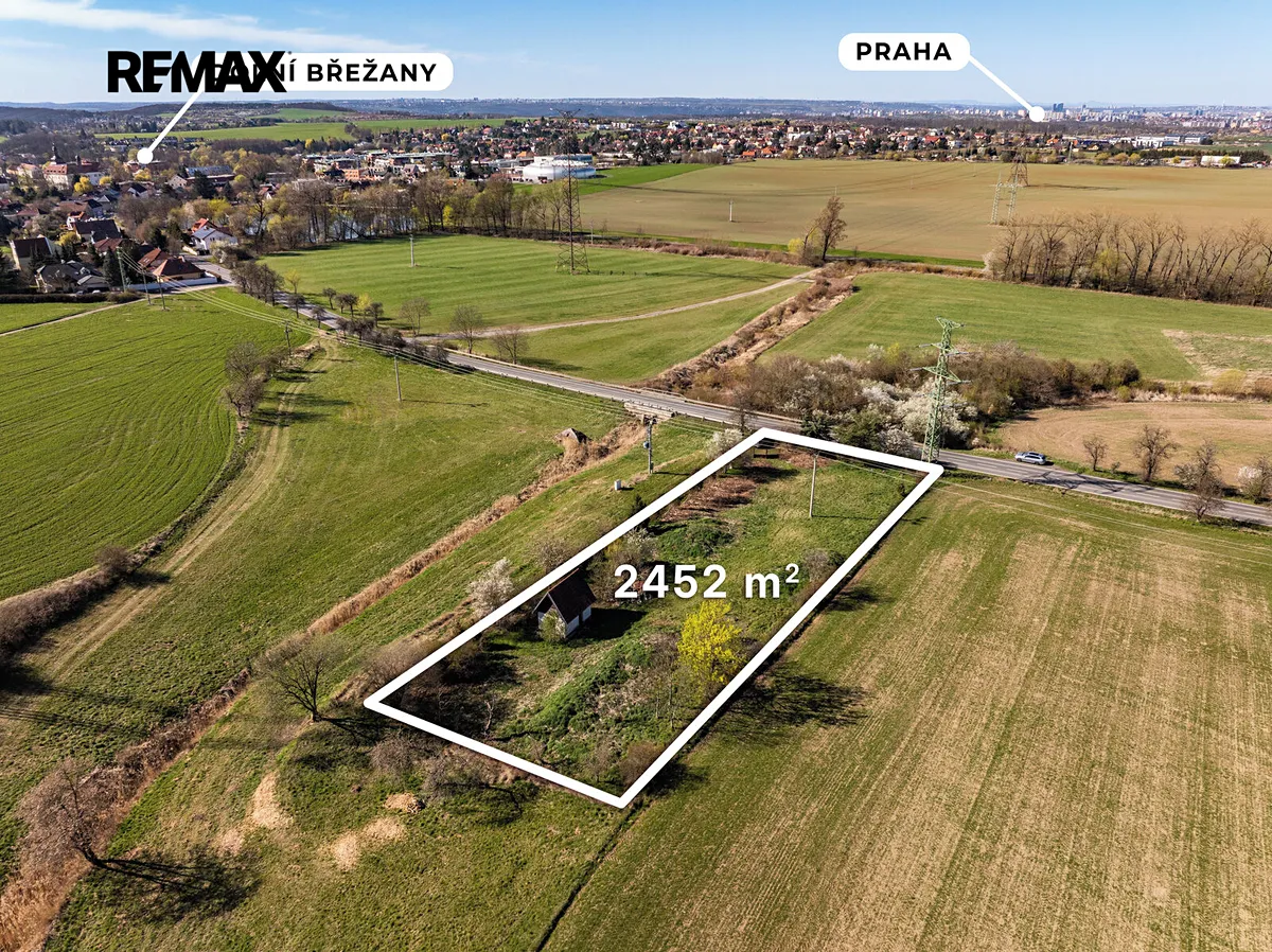 Prodej komerčního pozemku 2452 m²