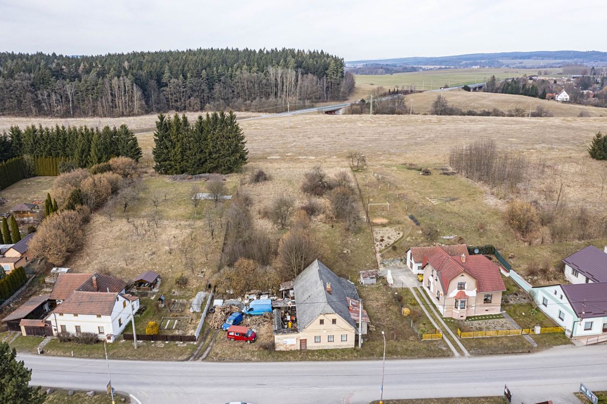 Prodej stavebního pozemku 1979 m²