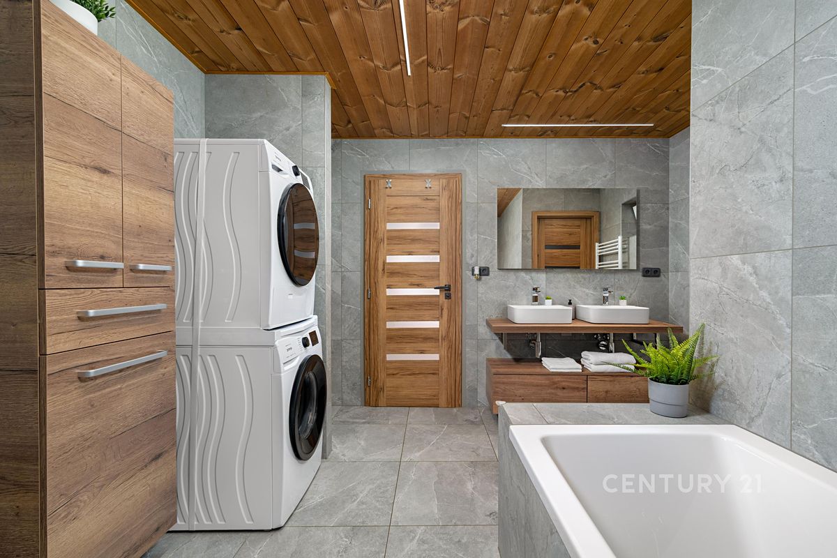 Prodej rodinného domu 173 m², pozemek 647 m² – fotografie 2