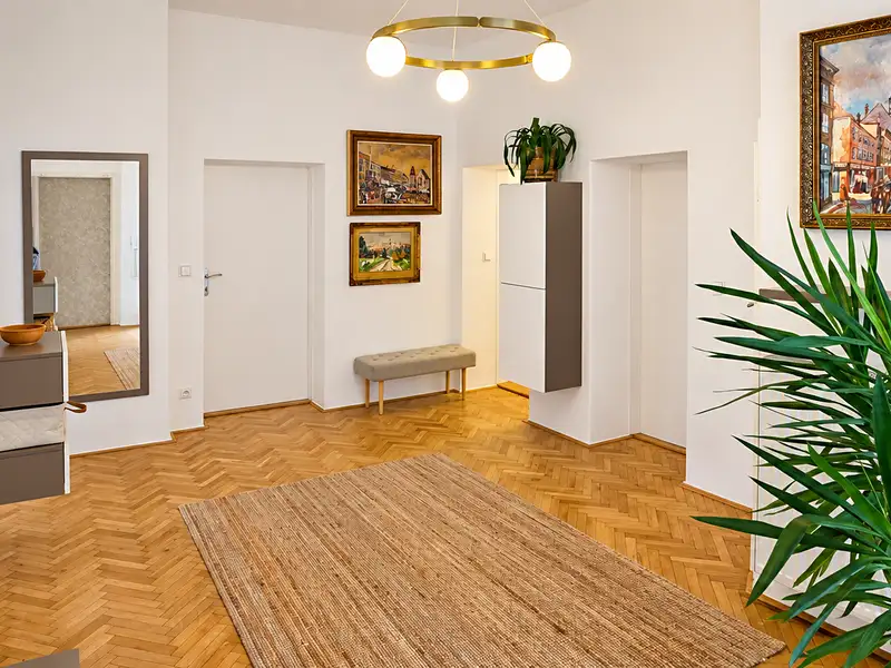 Prodej bytu 4+kk 105 m², Znojmo – náhled fotky 1