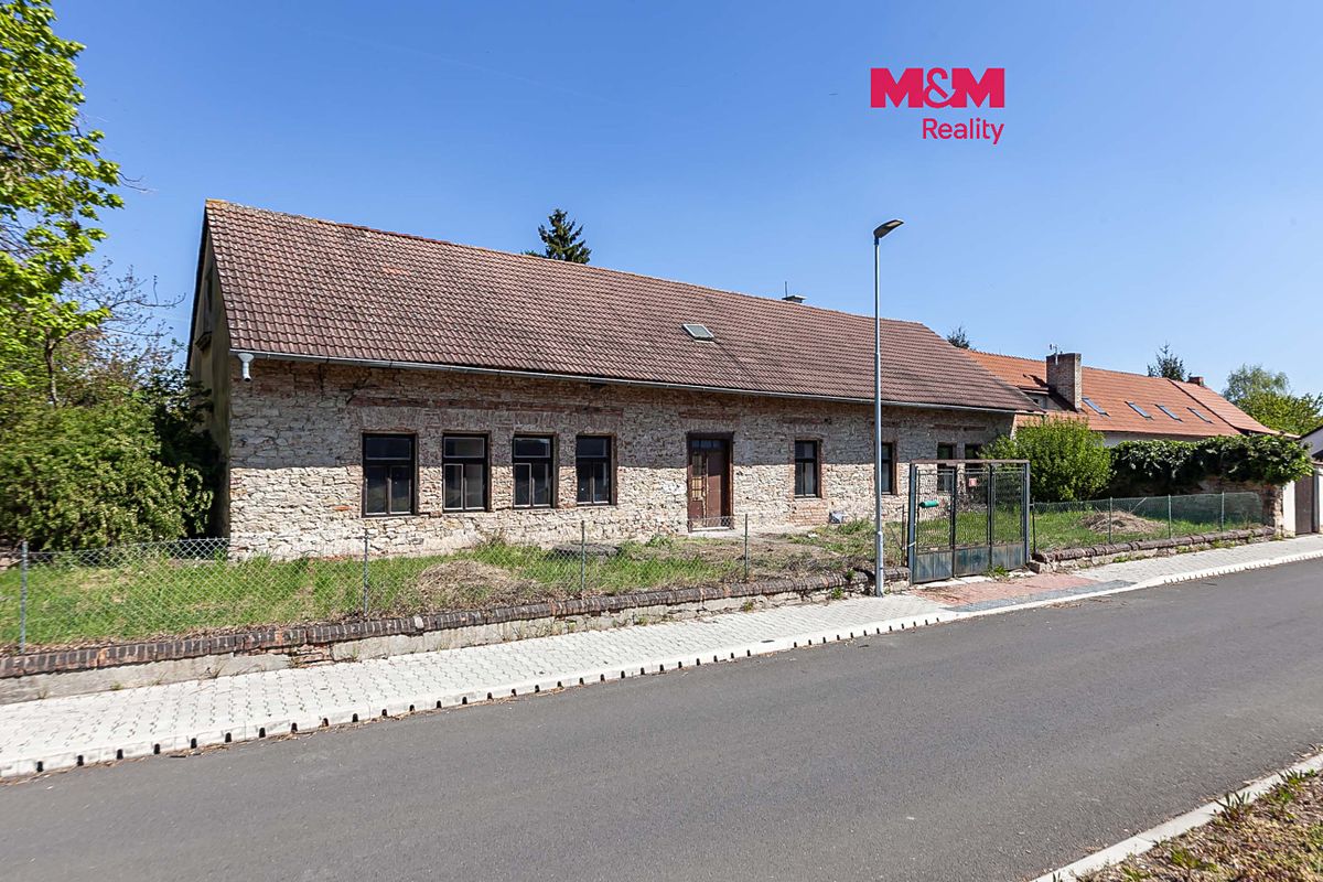 Prodej rodinného domu 290 m², pozemek 676 m²