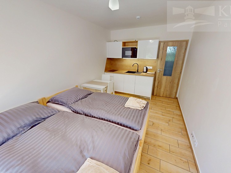Pronájem bytu 1+kk, 22 m² (13 z 31)